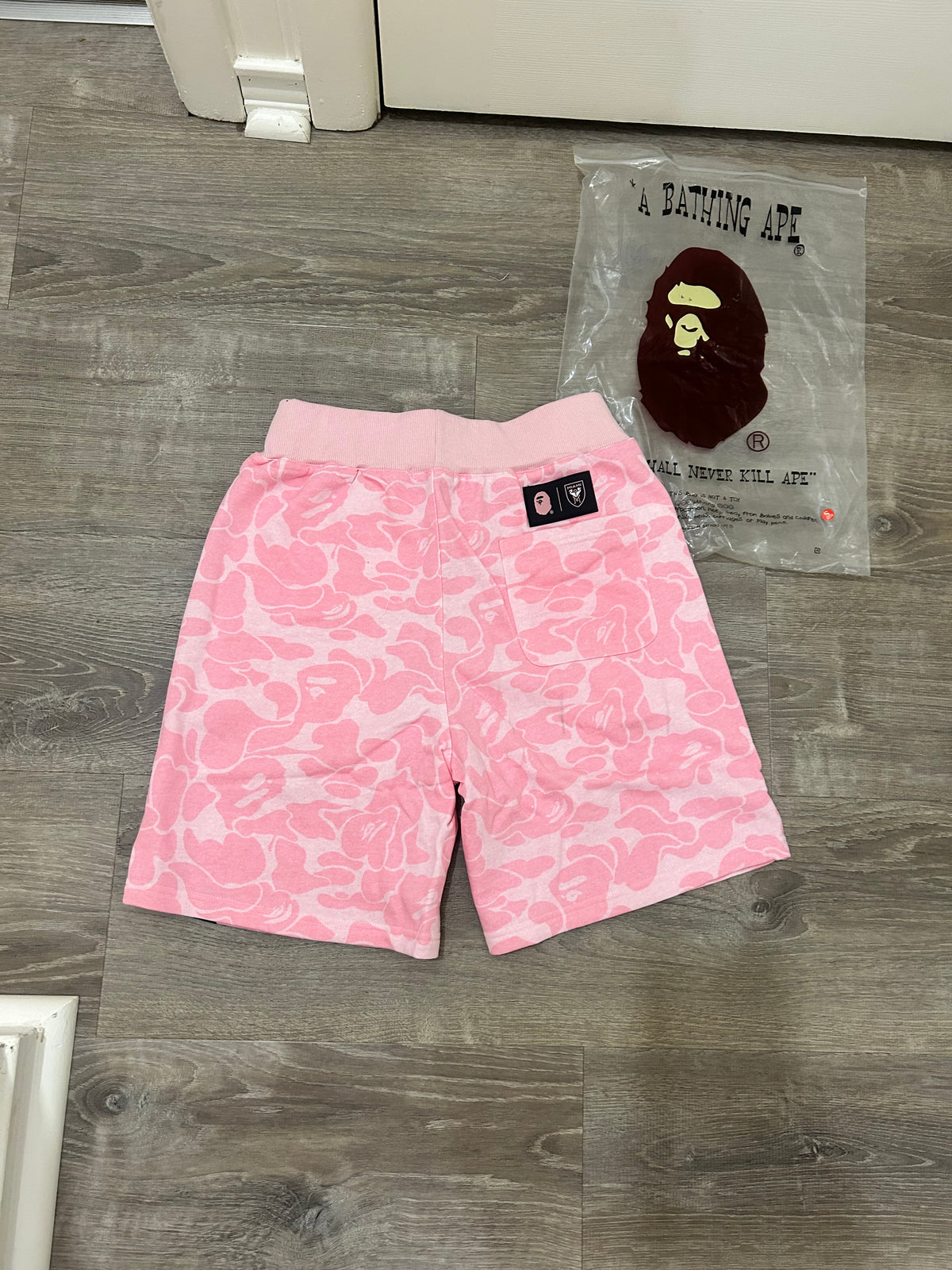BAPE x Miami Camo Shorts – Pink