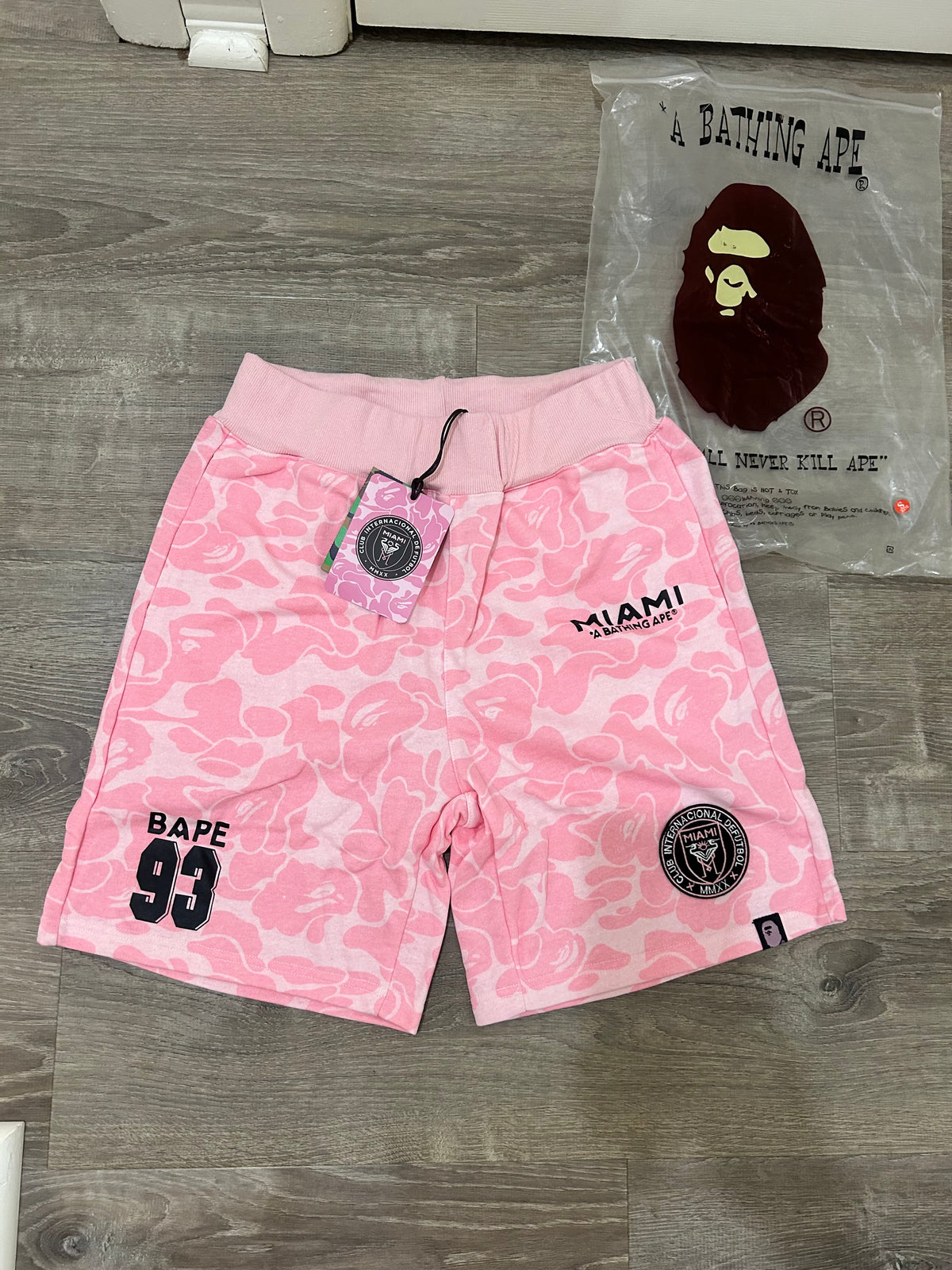 BAPE x Miami Camo Shorts – Pink